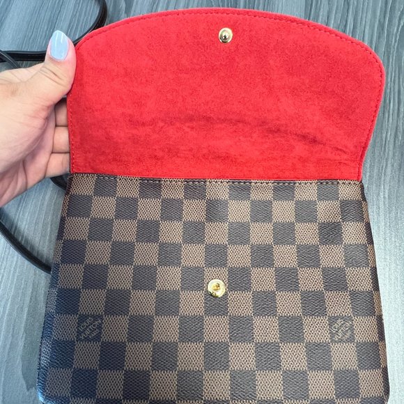 Louis Vuitton crossbody bag - Picture 2 of 8